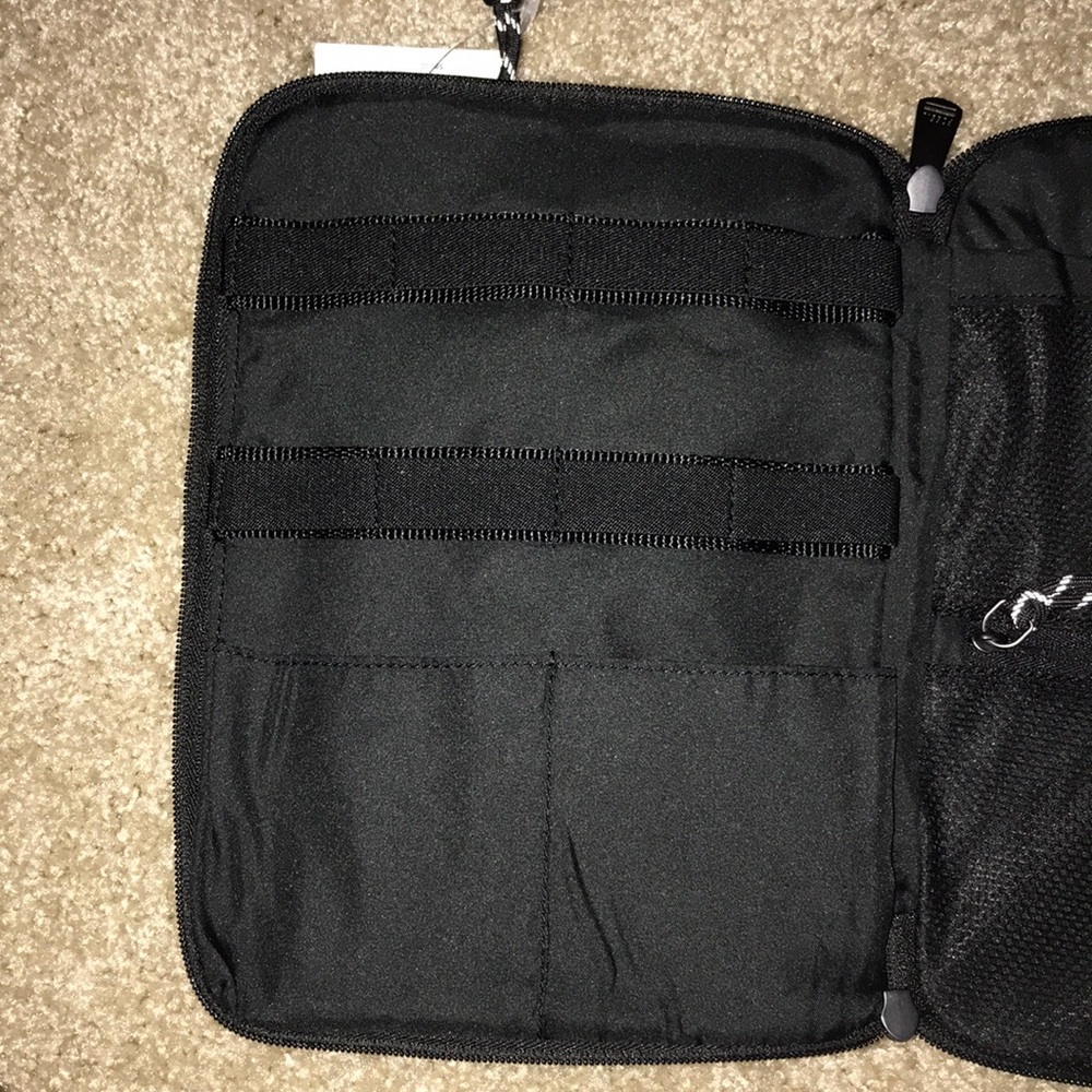Fossil Tech Organizer - Picture 6 of 8